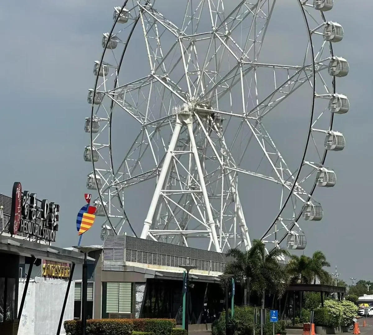 2 Mins To Okada, Near Solaire, City Of Dream Manila 0*,
